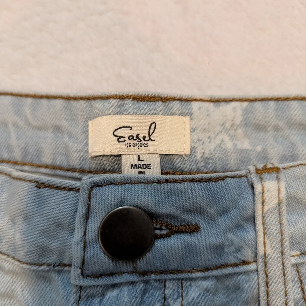 Easel Light Blue Star Patterned Jean Shorts Size Large